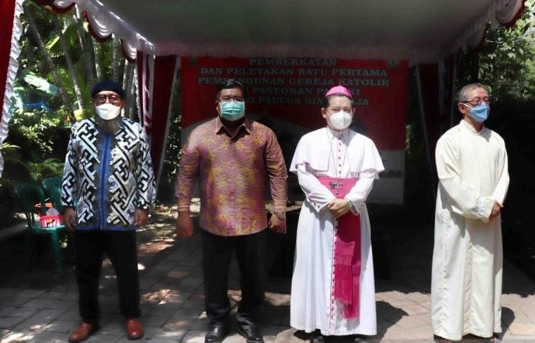 podiumnews.com-Bupati Buleleng Sebut Kehadiran Gereja Santo Paulus Momentum Penguatan Toleransi